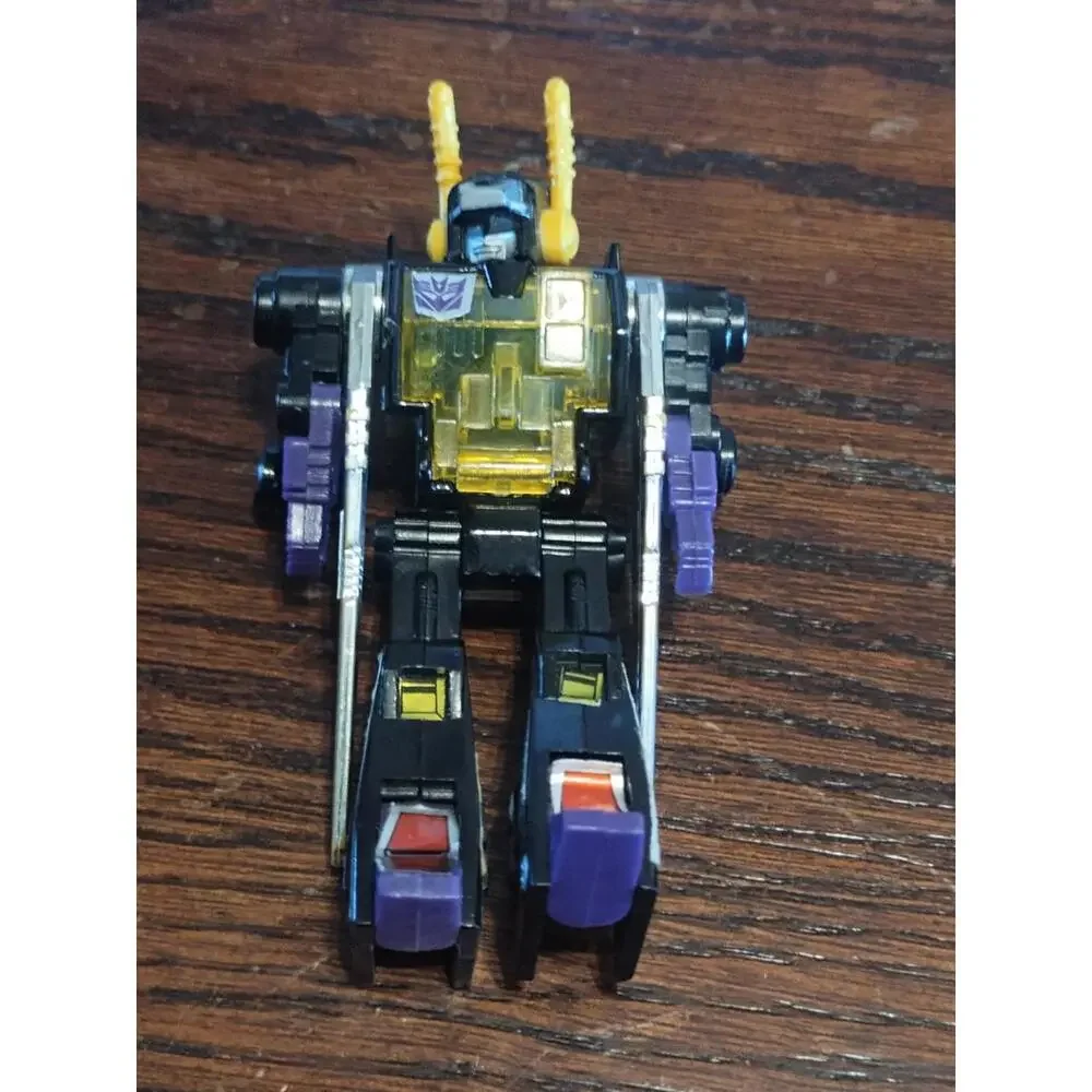Gen 1 Transformer/Giga bot figures‎